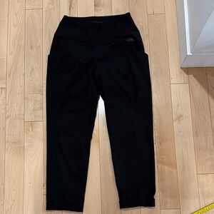 The north face cuffed cropped black pants
